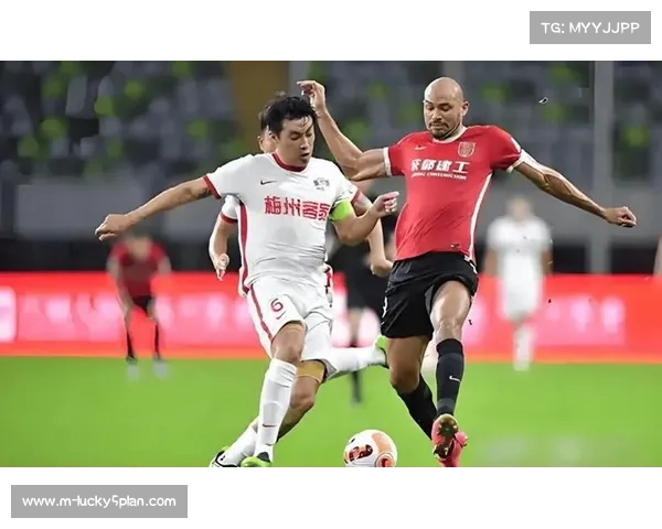 梅州客家球迷远征工体，降级夜不离不弃感人瞬间